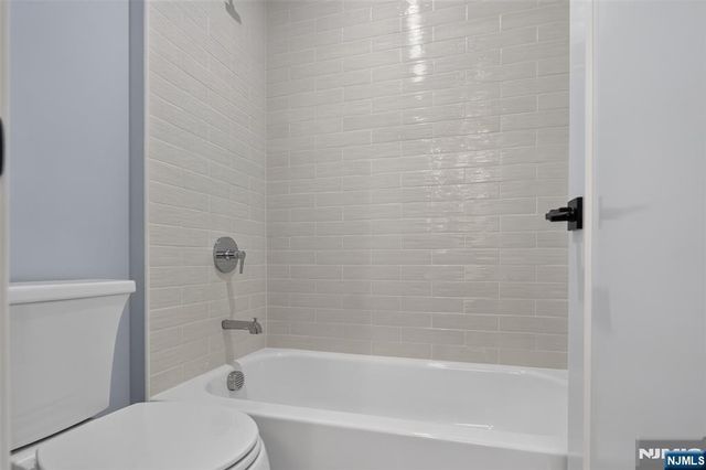 27 Crestwood Drive, Glen Rock, NJ 07452