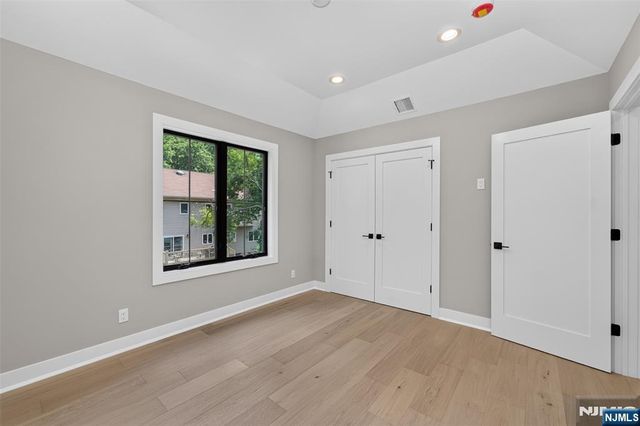 27 Crestwood Drive, Glen Rock, NJ 07452