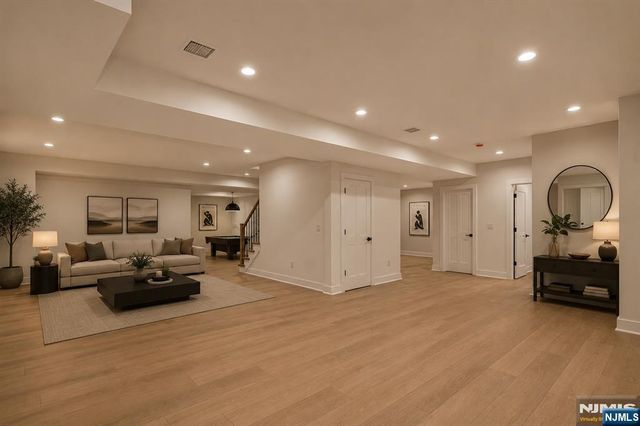 27 Crestwood Drive, Glen Rock, NJ 07452
