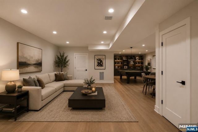 27 Crestwood Drive, Glen Rock, NJ 07452