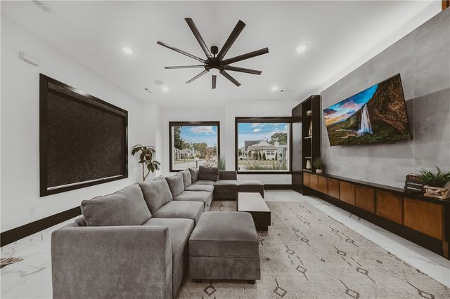 600 Bella Vista Road, Bentonville, AR 72712