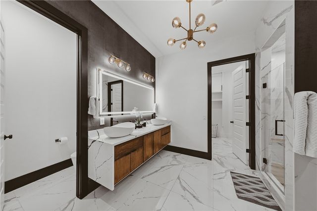 600 Bella Vista Road, Bentonville, AR 72712