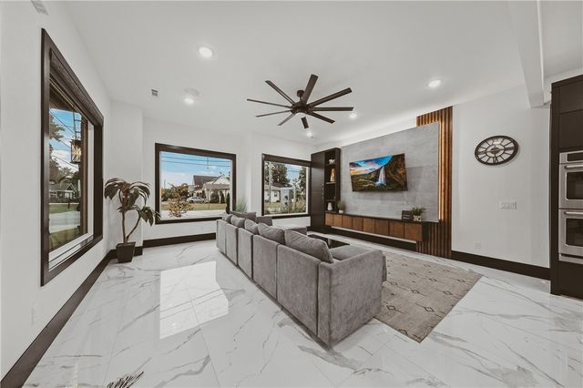 600 Bella Vista Road, Bentonville, AR 72712