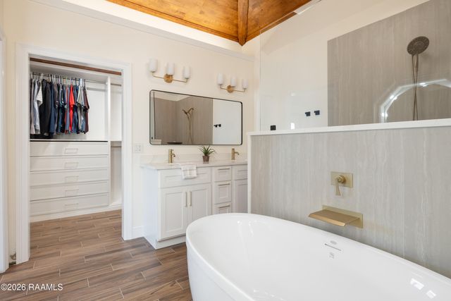 317 Interlaken Drive, New Iberia, LA 70563