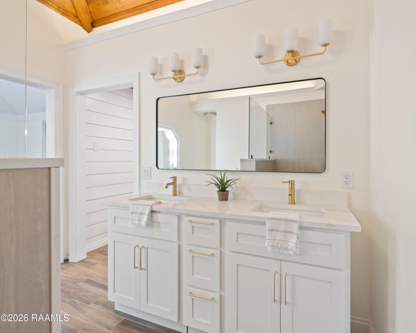 317 Interlaken Drive, New Iberia, LA 70563