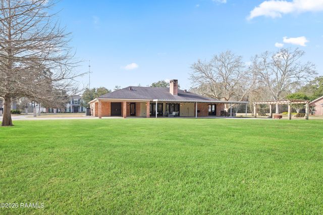 317 Interlaken Drive, New Iberia, LA 70563