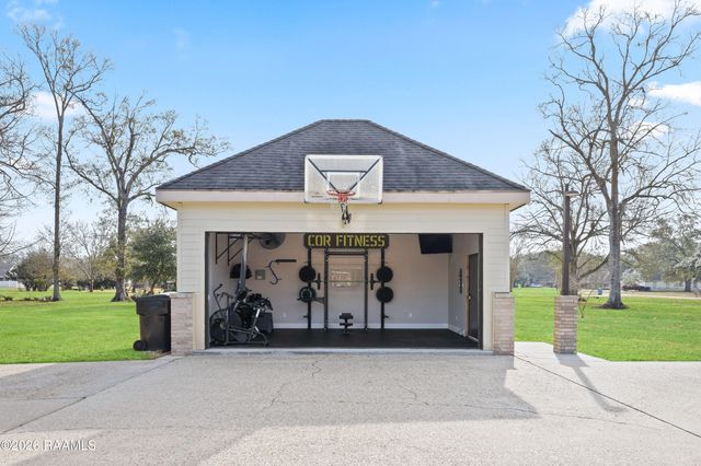 317 Interlaken Drive, New Iberia, LA 70563