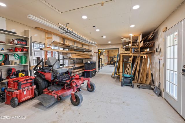 317 Interlaken Drive, New Iberia, LA 70563