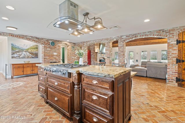 317 Interlaken Drive, New Iberia, LA 70563