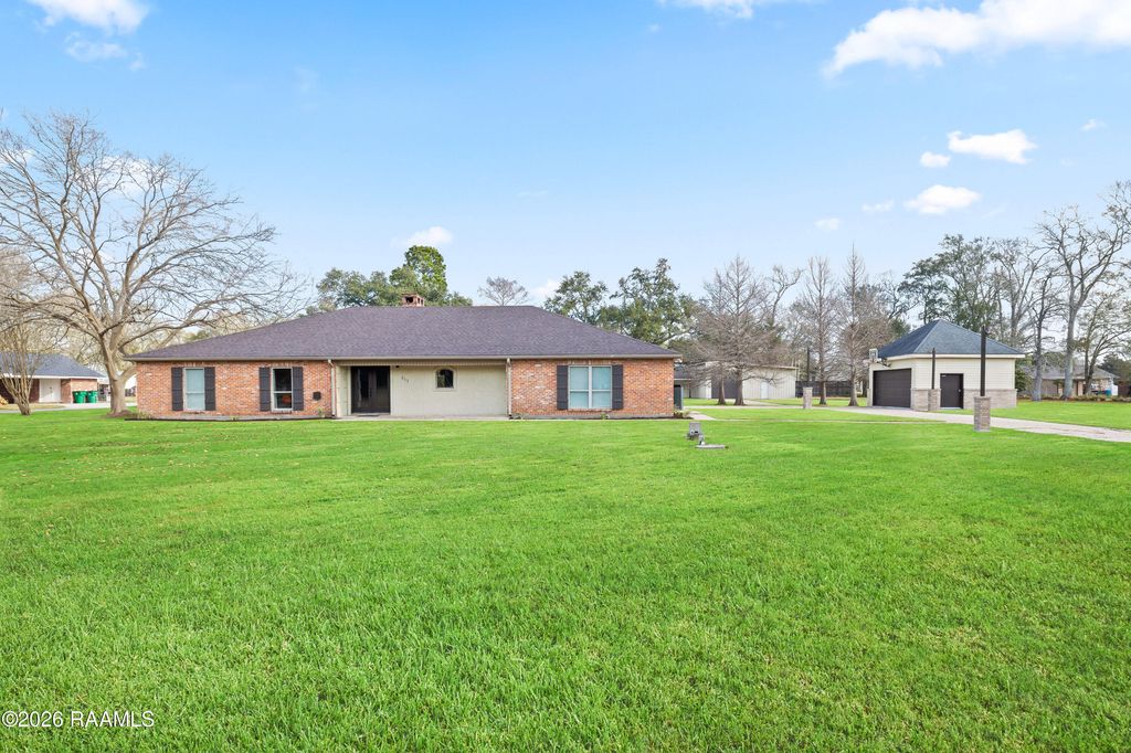 317 Interlaken Drive, New Iberia, LA 70563