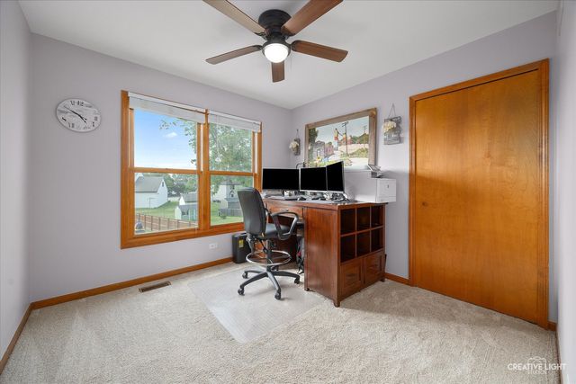 477 E Barberry Circle, Yorkville, IL 60560