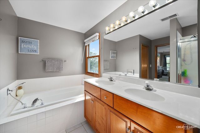 477 E Barberry Circle, Yorkville, IL 60560