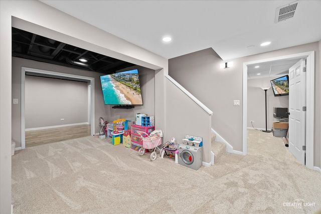 477 E Barberry Circle, Yorkville, IL 60560