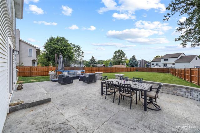 477 E Barberry Circle, Yorkville, IL 60560