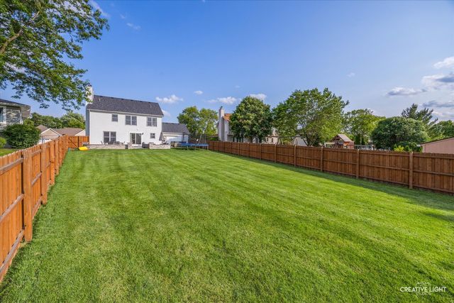 477 E Barberry Circle, Yorkville, IL 60560