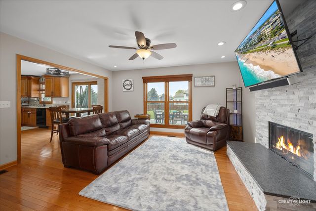 477 E Barberry Circle, Yorkville, IL 60560