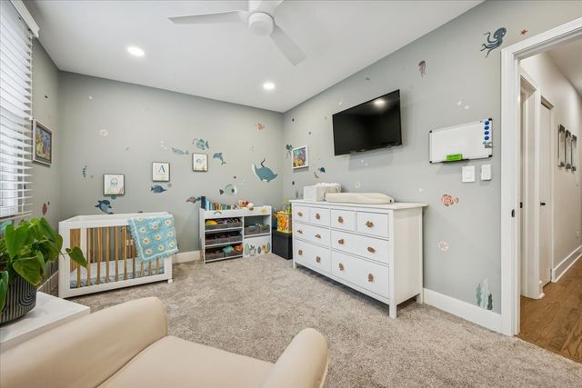 638 W OAK Street, Chicago, IL 60610