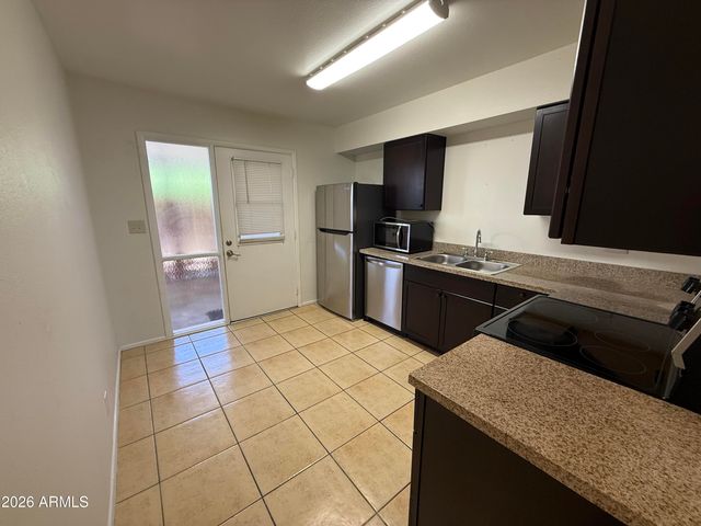 415 N 64th Place 111, Mesa, AZ 85205