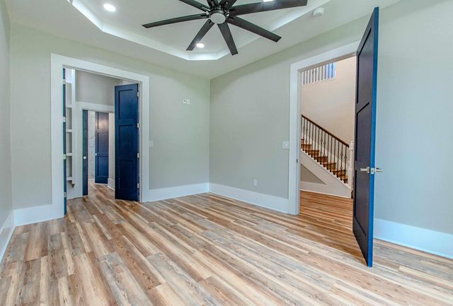 7921 Kanis Oaks Dr, Little Rock, AR 72204