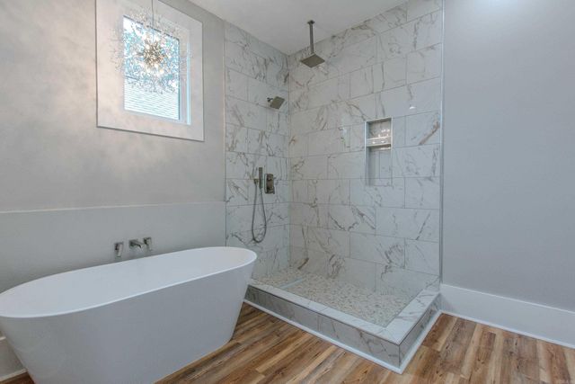 7921 Kanis Oaks Dr, Little Rock, AR 72204