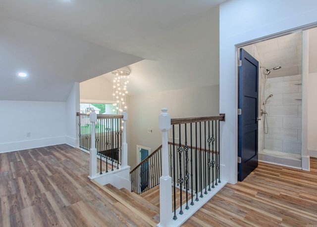 7921 Kanis Oaks Dr, Little Rock, AR 72204