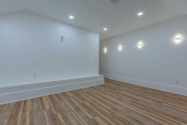 7921 Kanis Oaks Dr, Little Rock, AR 72204