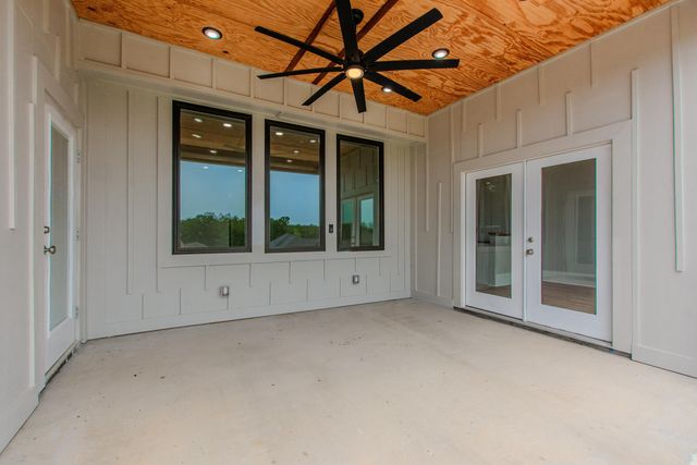 7921 Kanis Oaks Dr, Little Rock, AR 72204