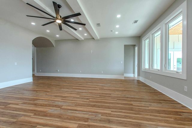 7921 Kanis Oaks Dr, Little Rock, AR 72204