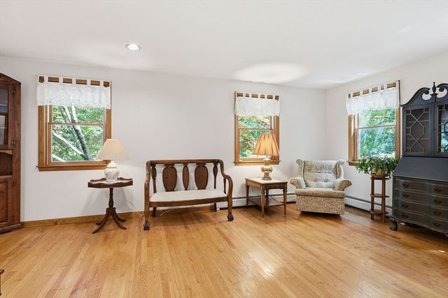 232 Gold St, Belchertown, MA 01007