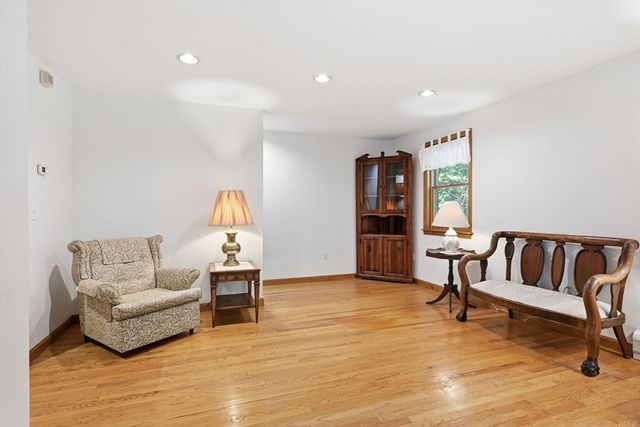 232 Gold St, Belchertown, MA 01007