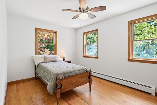 232 Gold St, Belchertown, MA 01007