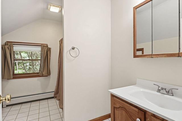 232 Gold St, Belchertown, MA 01007