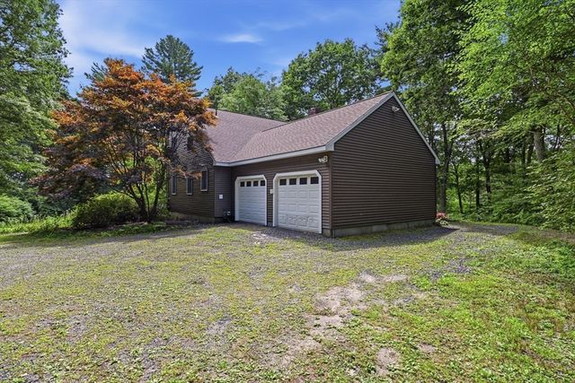 232 Gold St, Belchertown, MA 01007