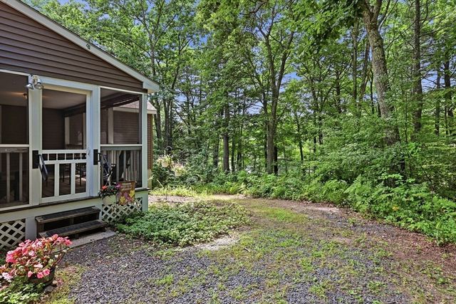 232 Gold St, Belchertown, MA 01007