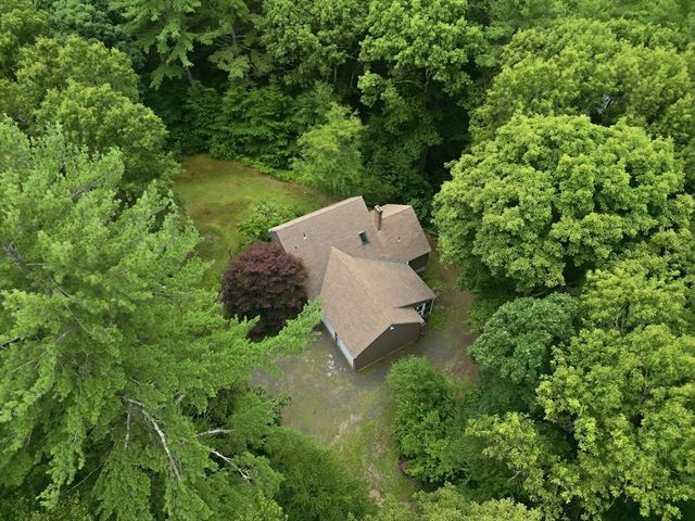 232 Gold St, Belchertown, MA 01007