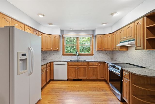 232 Gold St, Belchertown, MA 01007