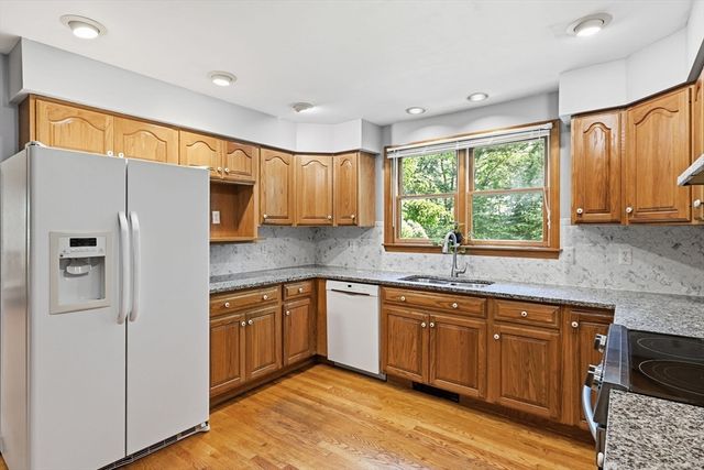 232 Gold St, Belchertown, MA 01007