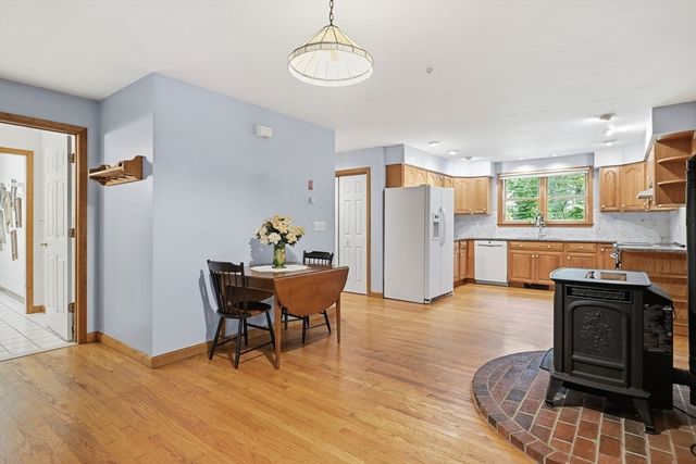 232 Gold St, Belchertown, MA 01007