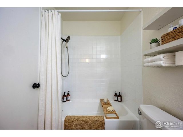 3295 34th St 68, Boulder, CO 80301