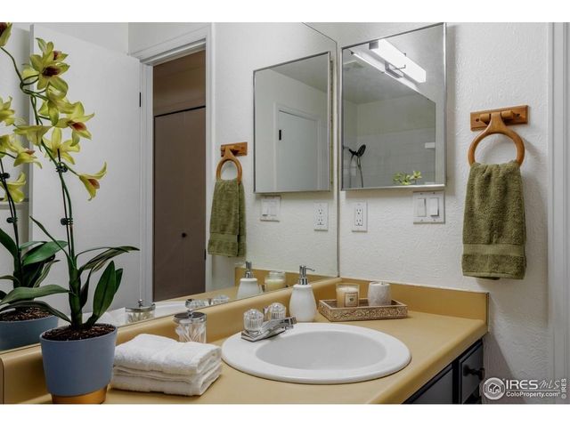 3295 34th St 68, Boulder, CO 80301