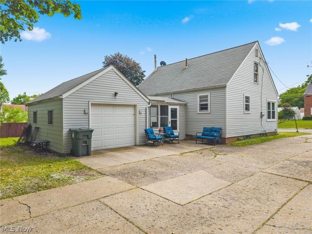 1612 Cherry Avenue NE, Canton, OH 44714