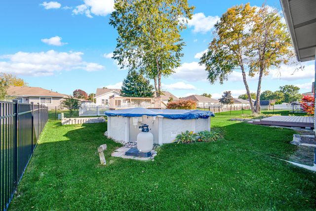 901 Robin Court, Dyer, IN 46311