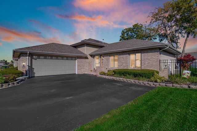 901 Robin Court, Dyer, IN 46311