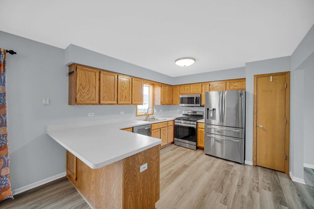 901 Robin Court, Dyer, IN 46311