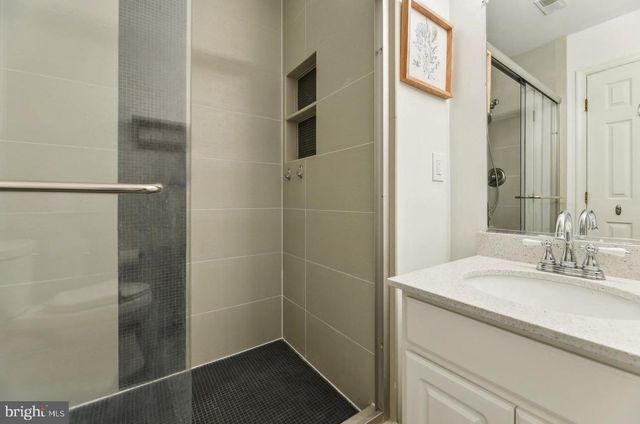 3942 HARTLAKE ST, Woodbridge, VA 22192