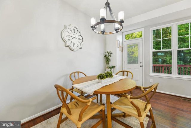 3942 HARTLAKE ST, Woodbridge, VA 22192