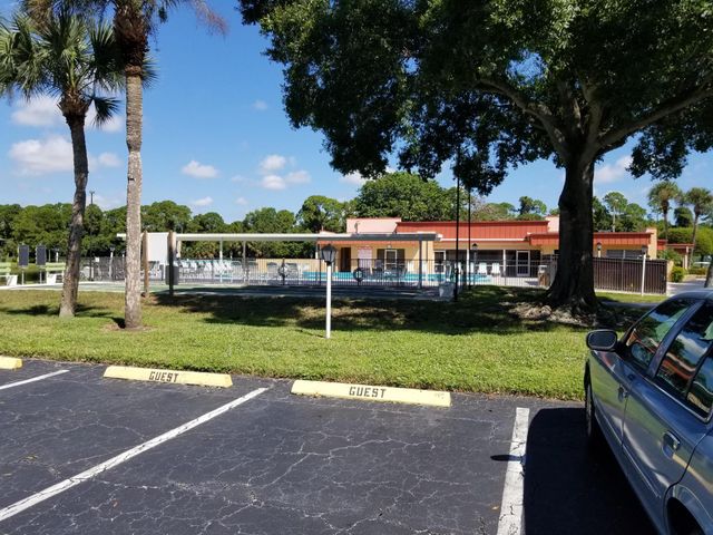 31 Lake Vista Trail 105, Port St Lucie, FL 34952