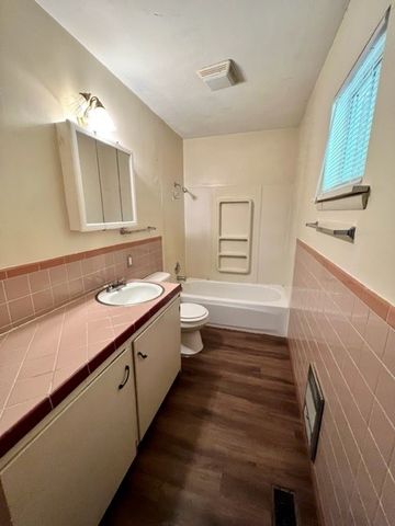 2011 E Helen Street, Fayetteville, AR 72701