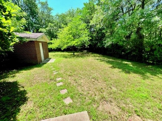 2011 E Helen Street, Fayetteville, AR 72701