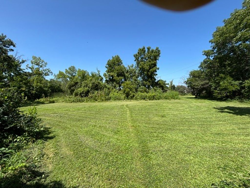 207 Pigeon Avenue, Waukegan, IL 60085